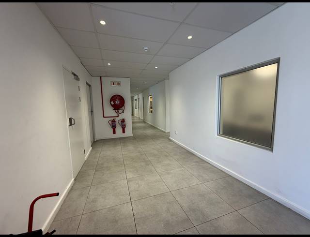1,332M² WAREHOUSE TO LET IN BLACKHEATH INDUSTRIAL